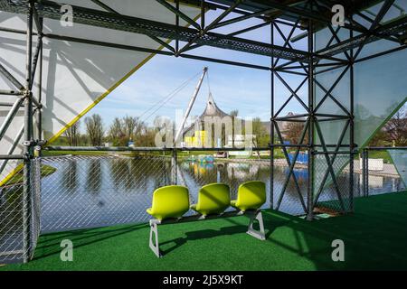 Templar Pavillon auf dem Olympiasee zum 50-jährigen Jubiläum Sport im Olympiapark München Banque D'Images