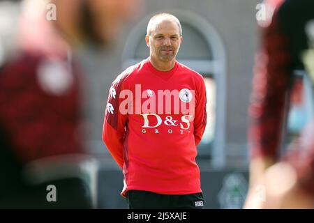 Rotterdam, pays-Bas. 26 avril 2022, ROTTERDAM - l'entraîneur de Sparta Rotterdam Maurice Steijn lors de la première session de formation de Sparta Rotterdam le 26 avril 2022 à Rotterdam, pays-Bas. Maurice Steijn est déjà entraîneur-chef de Sparta Rotterdam. L'homme de 48 ans Hagenaar, qui ne commencerait en fait que dans la nouvelle saison, rejoindra immédiatement le successeur de Henk Fraser. ANP PIETER STAM DE YOUNG Banque D'Images