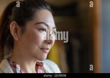 Portrait en gros plan femme attentiste Banque D'Images