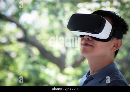 Gros plan avec un casque VR Banque D'Images