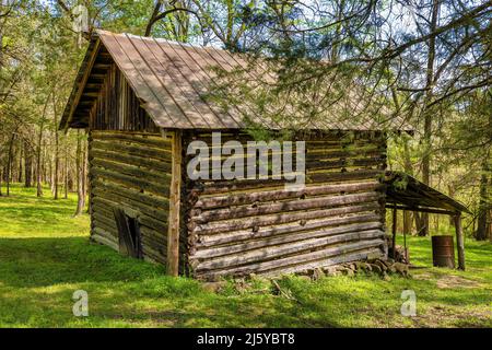Durham, Caroline du Nord, États-Unis - 13 avril 2022 : hors bâtiment près de la maison Bennehan. Banque D'Images