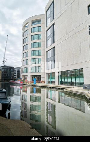 Les bureaux de journaux Guardian et observer dans le bâtiment Kings place, à côté du canal Regents, Londres, Angleterre. Banque D'Images