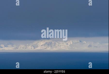 Longyearbyen, Svalbard 20220422.vue depuis le coffre-fort Global Seed sur Svalbard. Photo: OLE Berg-Rusten / NTB Banque D'Images