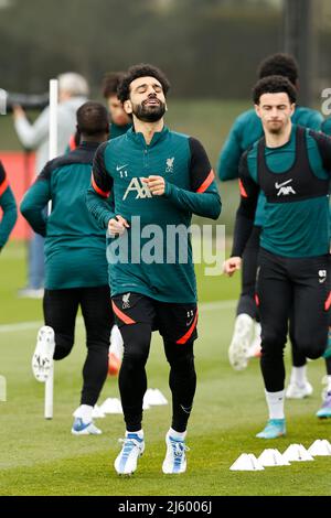 Kirkby, Merseyside, Royaume-Uni. 26th avril 2022: AXA Training Center, Kirkby, Merseyside, Angleterre: Liverpool FC formation avant leur demi-finale de la Ligue des Champions contre Villarreal: Mohamed Salah de Liverpool crédit: Action plus Sports Images/Alay Live News Banque D'Images