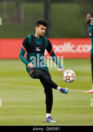 Kirkby, Merseyside, Royaume-Uni. 26th avril 2022: AXA Training Center, Kirkby, Merseyside, Angleterre: Liverpool FC formation avant leur demi-finale de la Ligue des Champions contre Villarreal: Luis Diaz de Liverpool crédit: Action plus Sports Images/Alay Live News Banque D'Images