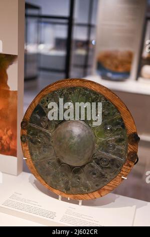 Bouclier en bronze, âge du fer précoce, culture celtibérienne précoce. Nécropole de la tombe El Cuarto 3, Teruel. Le Musée archéologique national (MAN), qui h Banque D'Images