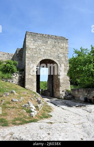 Ville grotte Chufut-Kale à Bakhchisarai, Crimée Banque D'Images