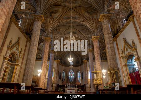 Pérouse Italie avril 24 2022 : la cathédrale intérieure de Pérouse, également connue sous le nom de cathédrale de San Lorenzo, est le principal bâtiment religieux de Pérouse Banque D'Images