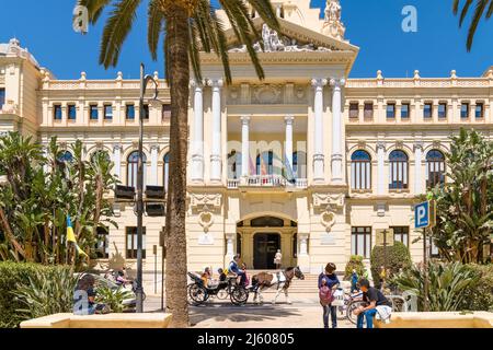 Bâtiment de la ville de Malaga. Il a un style néobarque. Est le travail des architectes Guerrero Strachan et Rivera Vera. Banque D'Images