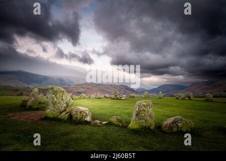 Cercle de pierres de Castlerigg est situé près de Keswick dans le Lake District UK Banque D'Images