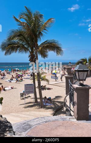 dh Playa del Duque COSTA ADEJE TENERIFE vacances touristiques plage personnes plages de la côte sud Banque D'Images