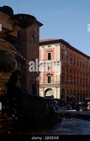 Fontaine de Neptune, Piazza del Nettuno, à côté de Piazza Maggiore, Bologne, Émilie-Romagne, nord de l'Italie, avril 2022 Banque D'Images