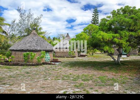 Kanak traditionnelle maisons sur l'île d'Ouvéa, Îles Loyauté, Nouvelle-Calédonie. Le Mélanésien Kanak sont les habitants de Nouvelle-Calédonie. Banque D'Images