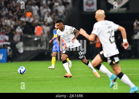 SÃO PAULO, BRÉSIL - AVRIL 26 : JO de S.C. Corinthiens conduit le ballon lors du match Copa CONMEBOL Libertadores entre S.C. Corinthiens et Boca Juniors à Arena Corinthiens le 26 avril 2022 à São Paulo, au Brésil. (Photo de Leandro Bernardes/PxImages) Credit: PX Images/Alay Live News Banque D'Images