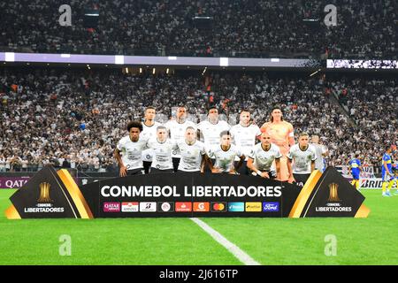 SÃO PAULO, BRÉSIL - AVRIL 26: Les joueurs de S.C. Corinthiens avant Copa CONMEBOL Libertadores font un match entre S.C. Corinthiens et Boca Juniors à Arena Corinthiens le 26 avril 2022 à São Paulo, au Brésil. (Photo de Leandro Bernardes/PxImages) Credit: PX Images/Alay Live News Banque D'Images