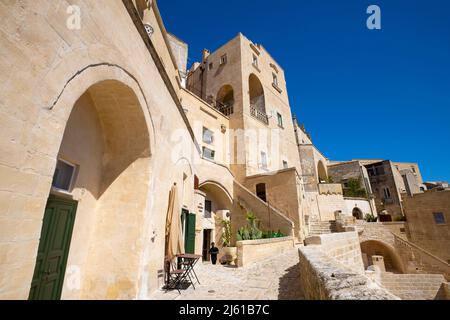 Promenades étroites dans les rues de Sasso Barisano disrtict de Matera, Basilicate, Italie. Banque D'Images