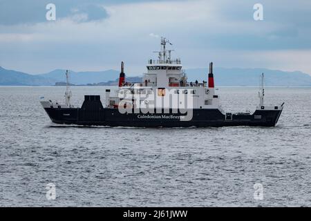 Caledonian MacBrayne car Ferry Coruisk fait son chemin dans Oban depuis les Hébrides intérieures Banque D'Images