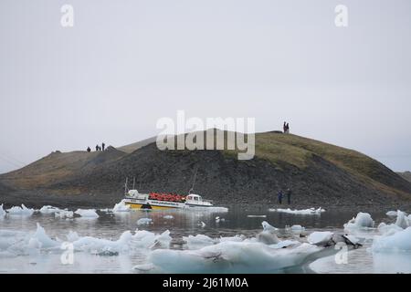 Jokursalon, un lac glaciaire dans le sud de l'Islande. Banque D'Images