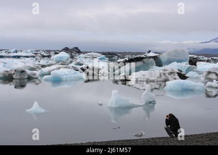 Jokursalon, un lac glaciaire dans le sud de l'Islande. Banque D'Images