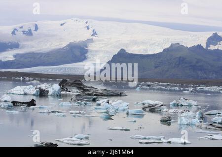 Jokursalon, un lac glaciaire dans le sud de l'Islande. Banque D'Images