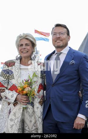 Maastricht, pays-Bas, 27/04/2022, 2022-04-27 11:17:22 MAASTRICHT - la princesse Laurentien avec le prince Constantijn pendant la journée du Roi à Maastricht. Après deux années de corona silencieuse, les Hollandais célèbrent la Journée du Roi comme d'habitude. ANP POOL PATRICK VAN KATWIJK pays-bas hors - belgique hors Banque D'Images