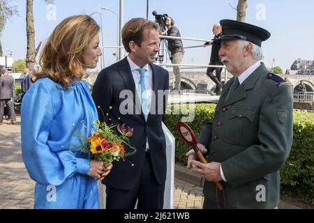 Maastricht, pays-Bas, 27/04/2022, 2022-04-27 11:28:37 MAASTRICHT -la princesse Aimee et le prince Floris pendant la journée du Roi à Maastricht. Après deux années de corona silencieuse, les Hollandais célèbrent la Journée du Roi comme d'habitude. ANP POOL PATRICK VAN KATWIJK pays-bas hors - belgique hors Banque D'Images