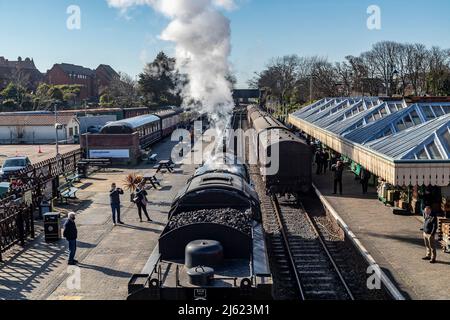 Un point de vue à la hauteur de la rue « Black Prince » BR-9F-92203 à la gare de Sheringham sur le chemin de fer North Norfolk – la ligne du coquelicot, East Anglia, Engla Banque D'Images