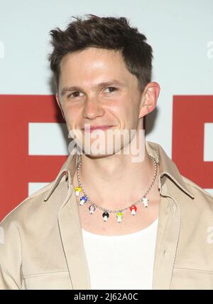 Los Angeles, Californie 26th avril 2022. Tom Prior, au film « Firebird » au DGA Theatre de Los Angeles, Californie, le 26 avril 2022. Crédit : Faye Sadou/Media Punch/Alay Live News Banque D'Images