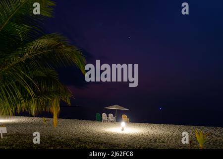 Lever du soleil sur l'île de Bangaram, Lakshadweep, Inde. Beauté naturelle de l'île avec sable blanc et eau de mer claire. Banque D'Images