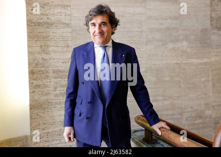 Italie, Rome, 27 avril 2022 : Urbano Cairo, PDG et Président de RCS MediaGroup (Rizzoli Corriere della sera), participe à la conférence de presse pour présenter l'événement sportif de vélo 'Giro d'Italia 2022' photo Remo Casilli/Sintesi/Alay Live News Banque D'Images