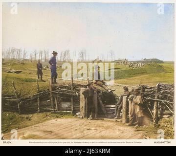 Fortifications, Manassas, mars 1862, Barnard & Gibson. Des soldats de l'Union enquêtant sur les vastes œuvres défensives construites par l'armée confédérée. Banque D'Images