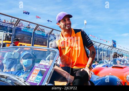 MELBOURNE, AUSTRALIE - 10 AVRIL : Daniel Ricciardo dans le défilé des pilotes avant le début du Grand Prix de Formule 1 australien 2022, le 10th avril 202 Banque D'Images