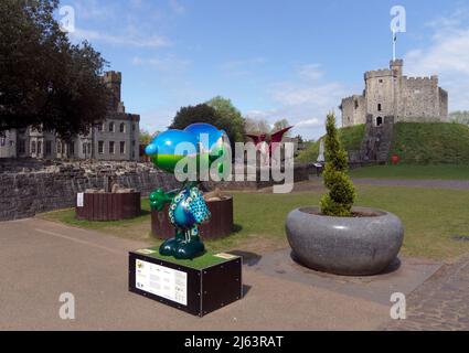 Y ci Gwarchod - The Watchdog - Château de Cardiff, printemps 2022. Par Louise Jones Art Banque D'Images