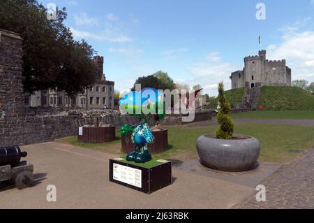 Y ci Gwarchod - The Watchdog - Château de Cardiff, printemps 2022. Par Louise Jones Art Banque D'Images