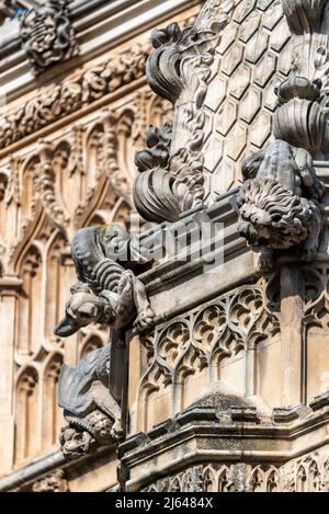 Gargoyle, détail animal sur l'abbaye de Westminster. Église abbatiale gothique de la Cité de Westminster, Londres, Royaume-Uni. Chapelle Henry VII à l'extrémité est de l'abbaye Banque D'Images