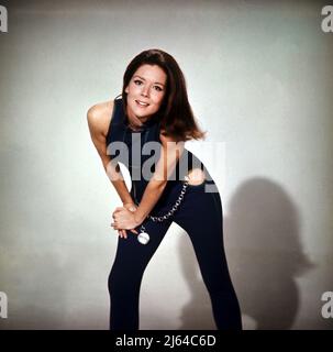 DIANA RIGG, LES AVENGERS, 1967 Banque D'Images