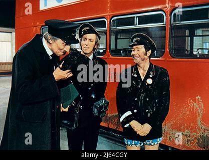 STEPHEN LEWIS, BOB GRANT, REG VARNEY, MUTINY SUR LES AUTOBUS, 1972 Banque D'Images