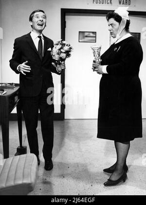 KENNETH WILLIAMS, HATTIE JACQUES, INFIRMIÈRE DE BORD, 1959 Banque D'Images