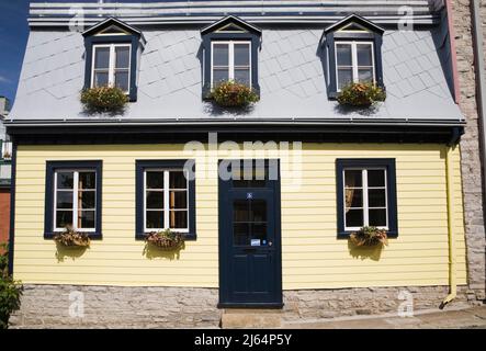 Ancienne maison résidentielle architecturale, rue Saint-Flavien, dans la haute-ville du Vieux-Québec, Québec, Canada. Banque D'Images