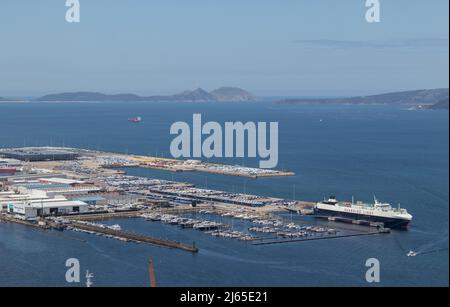 Vigo, Espagne - 25 avril 2020 : vue sur le port de Vigo, l'un des plus importants en Galice et en Espagne Banque D'Images