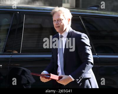 Londres, Royaume-Uni, 26th avril 2022. Le secrétaire aux Transports Grant Shapps arrive pour la réunion hebdomadaire du Cabinet au n° 10 Downing Street. Banque D'Images