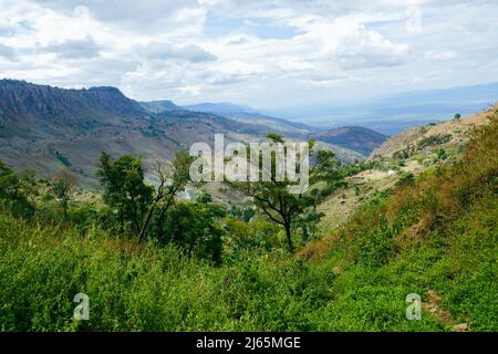 Vue panoramique de la vallée de Kerio vue depuis un point de vue pittoresque dans le comté de Elgeyo Marakwet, Kenya Banque D'Images