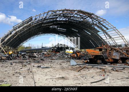 Non exclusif: HOSTOMEL, UKRAINE - 27 AVRIL 2022 - le Mriya Antonov an-225, le plus grand avion de cargaison du monde, détruit dans la bataille d'Antonov Air Banque D'Images