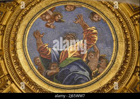 Rome. Italie. Basilique de Santa Maria del Popolo. La Chapelle Chigi (la Cappella Chigi). La création du monde, mosaïque exécutée par Luigi da Pace AFT Banque D'Images