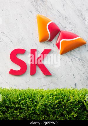 SK Group, 21 avril 2022 : siège du SK Group à Séoul, en Corée du Sud. SK Group est devenu le deuxième plus grand conglomérat de Corée du Sud en 2021, aidé par les semiconducteurs et les batteries, alors que Hyundai Motor Group est tombé au numéro 3, selon la Fair Trade Commission le 27 avril 2022. (Photo de Lee Jae-Won/AFLO) (CORÉE DU SUD) Banque D'Images