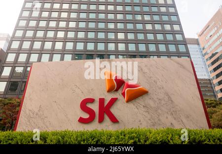 SK Group, 21 avril 2022 : siège du SK Group à Séoul, en Corée du Sud. SK Group est devenu le deuxième plus grand conglomérat de Corée du Sud en 2021, aidé par les semiconducteurs et les batteries, alors que Hyundai Motor Group est tombé au numéro 3, selon la Fair Trade Commission le 27 avril 2022. (Photo de Lee Jae-Won/AFLO) (CORÉE DU SUD) Banque D'Images