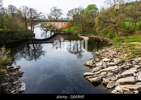 Pont routier au-dessus de la rivière Lune, Cumbria, Royaume-Uni Banque D'Images