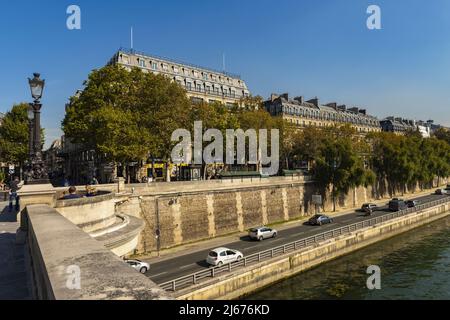 Rive droite de la Seine à Paris Banque D'Images