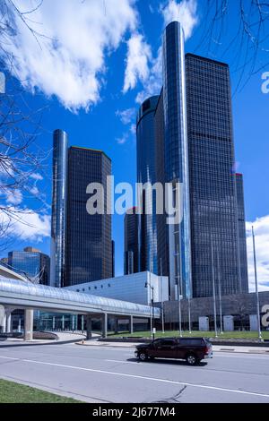 Extérieur, le Renaissance Centre (ou GM Renaissance Centre et surnommé le RenCen), un groupe de sept gratte-ciel dans le centre-ville de Detroit, Michigan, États-Unis Banque D'Images