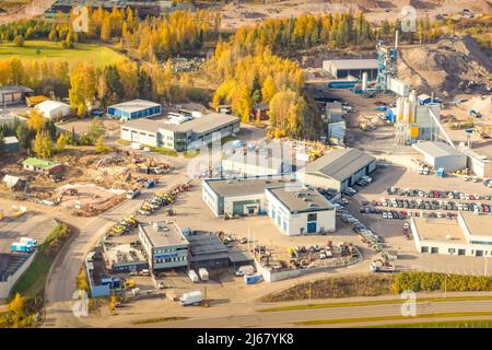 Vue aérienne d'une zone industrielle avec location d'équipement près d'Helsinki, Finlande Banque D'Images